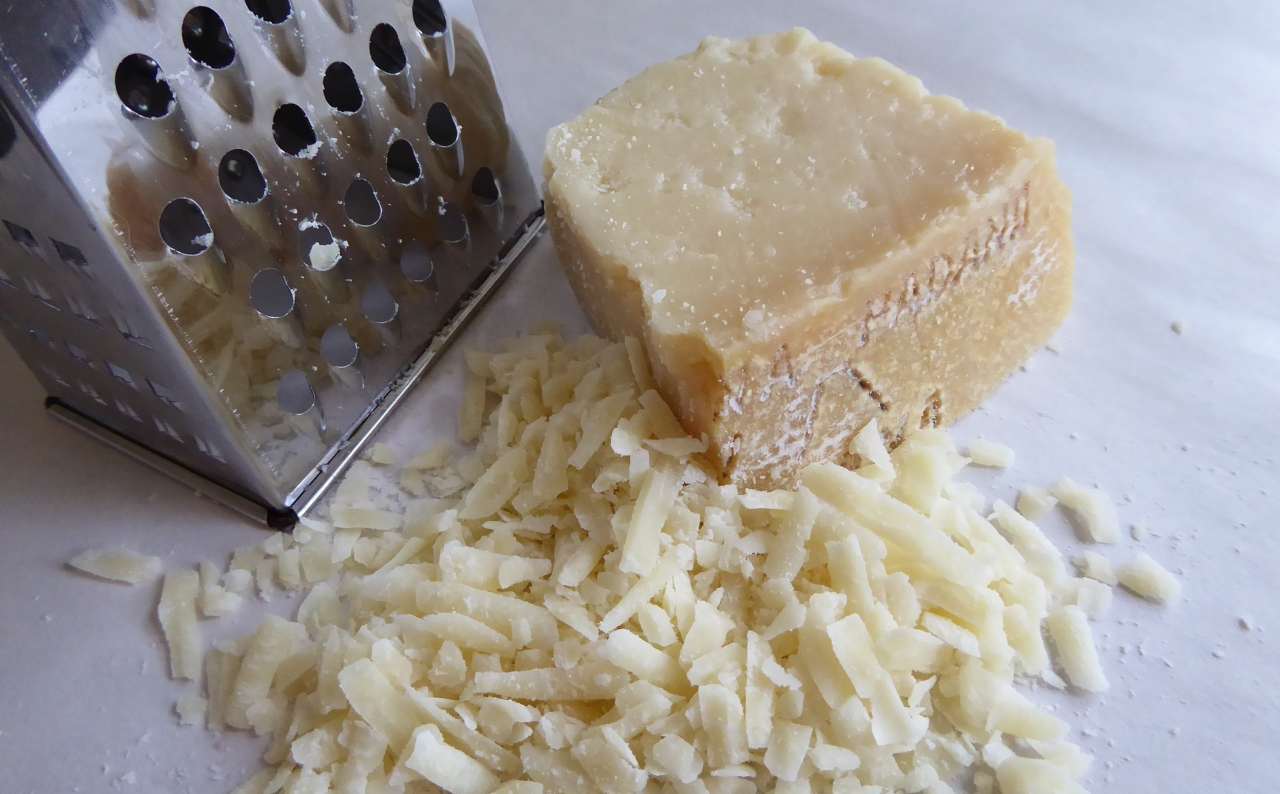 gettare bucce parmigiano