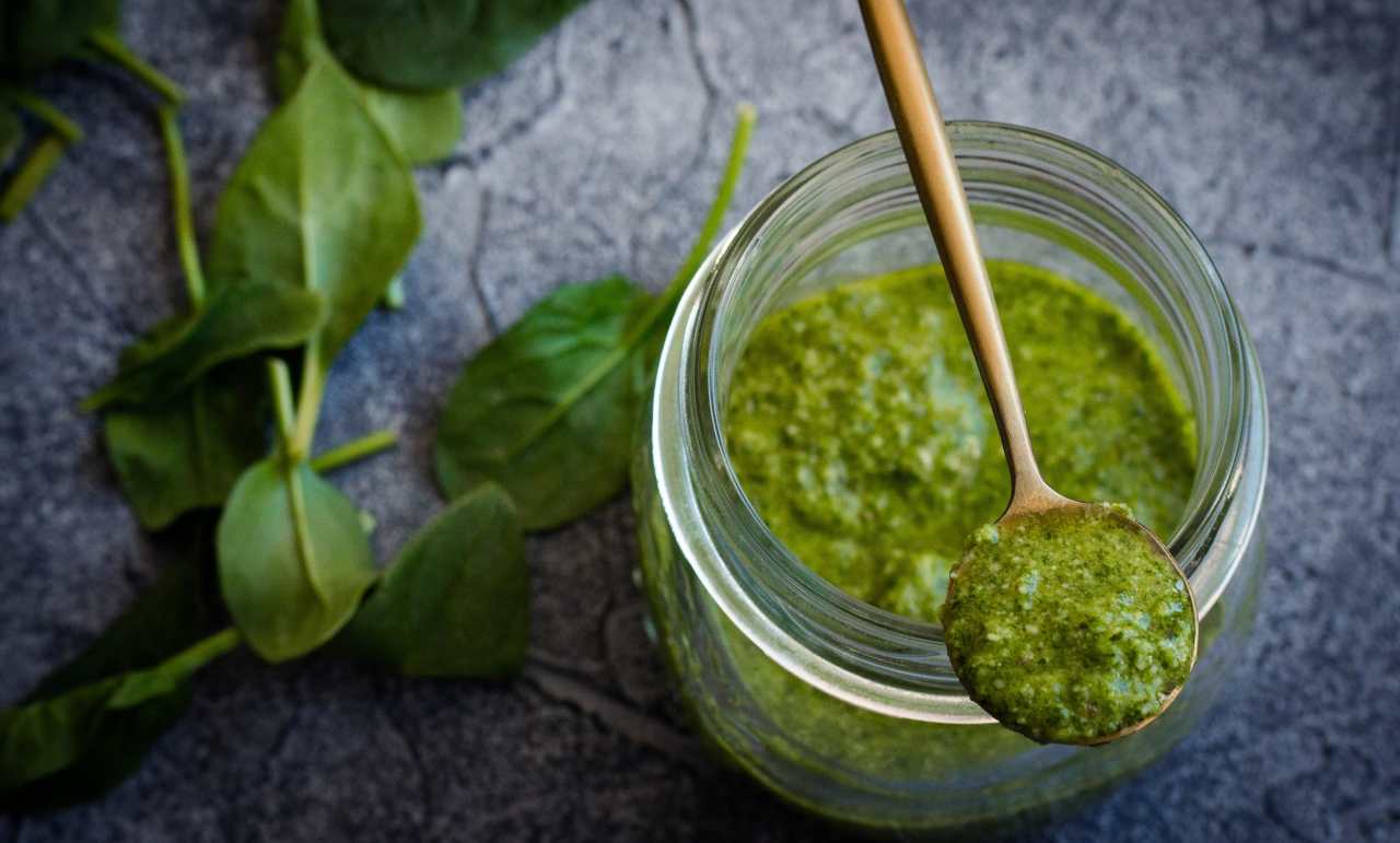 mezzemaniche pesto